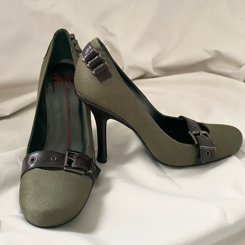 Charles David Vintage Hunter Green shoes stilettos high heels Size 6,5.